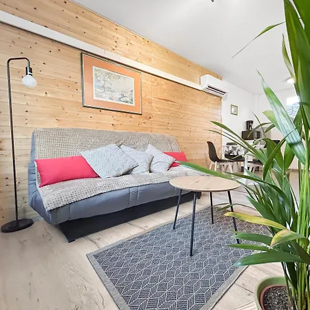 Apartment Terrasse, Parking & Confort Au Coeur De Carcassonne
